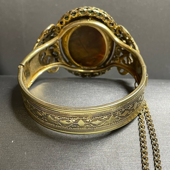 Vintage 40mm Agate Locking Cuff Bracelet  Safety Chain Victorian Look Brass Sz 7 - Picture 2 of 11
